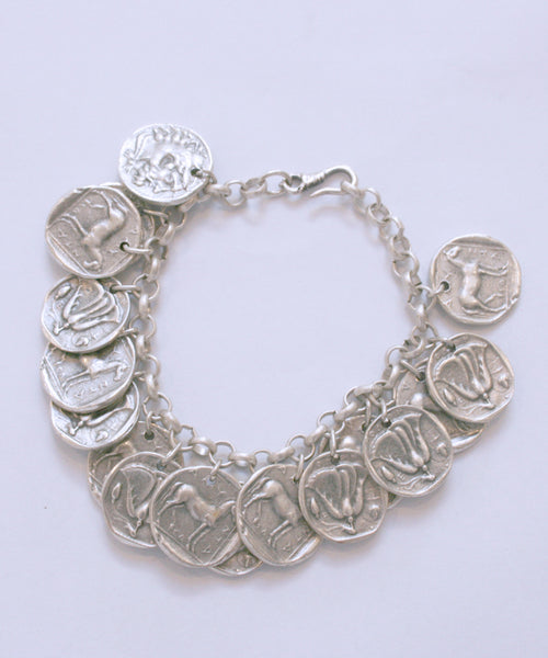 The CADENCE GRAND Bracelet